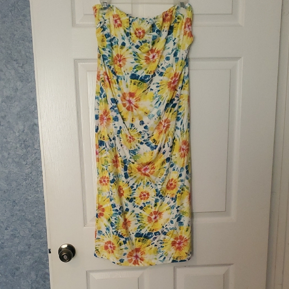 Vibrant Tie-Dye Strapless Dress